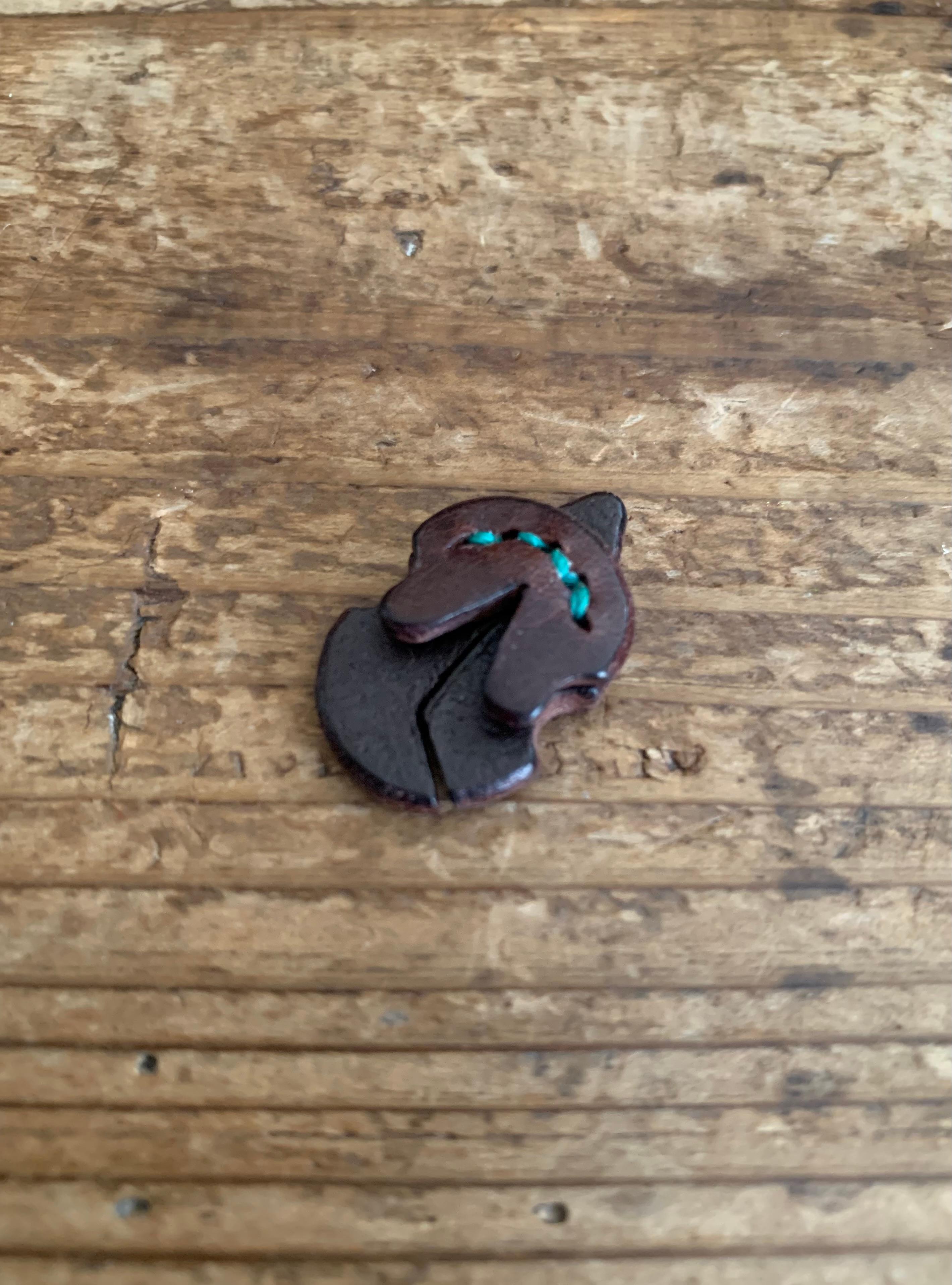 手縫いで創ったヴァイオリン用 レザーミュート 一枚仕立てタイプ『AM - SIENA - Topolino 578』1枚目の画像