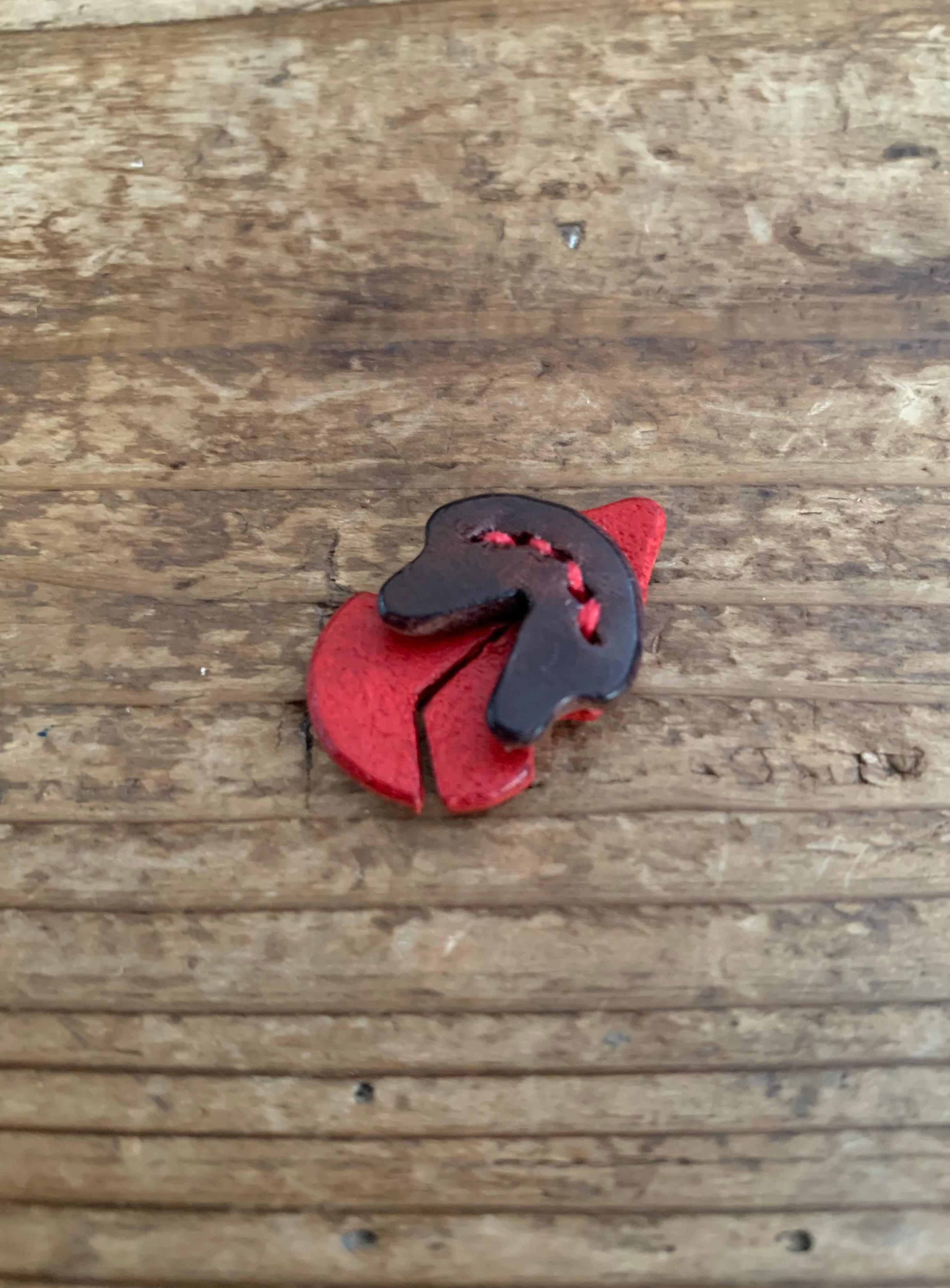 手縫いで創ったヴァイオリン用 レザーミュート 一枚仕立てタイプ『AM - SIENA - Topolino 582』1枚目の画像